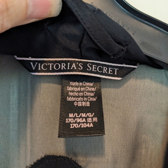 3 for $10 Victoria's Secret Robe - Picture 3 of 3